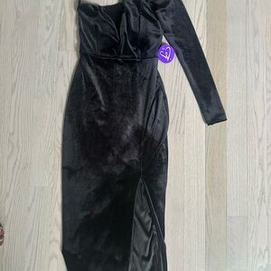 Windsor Black Velvet One-Shoulder Dress